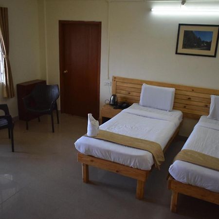 Hotel Travellers Inn Shillong Zewnętrze zdjęcie