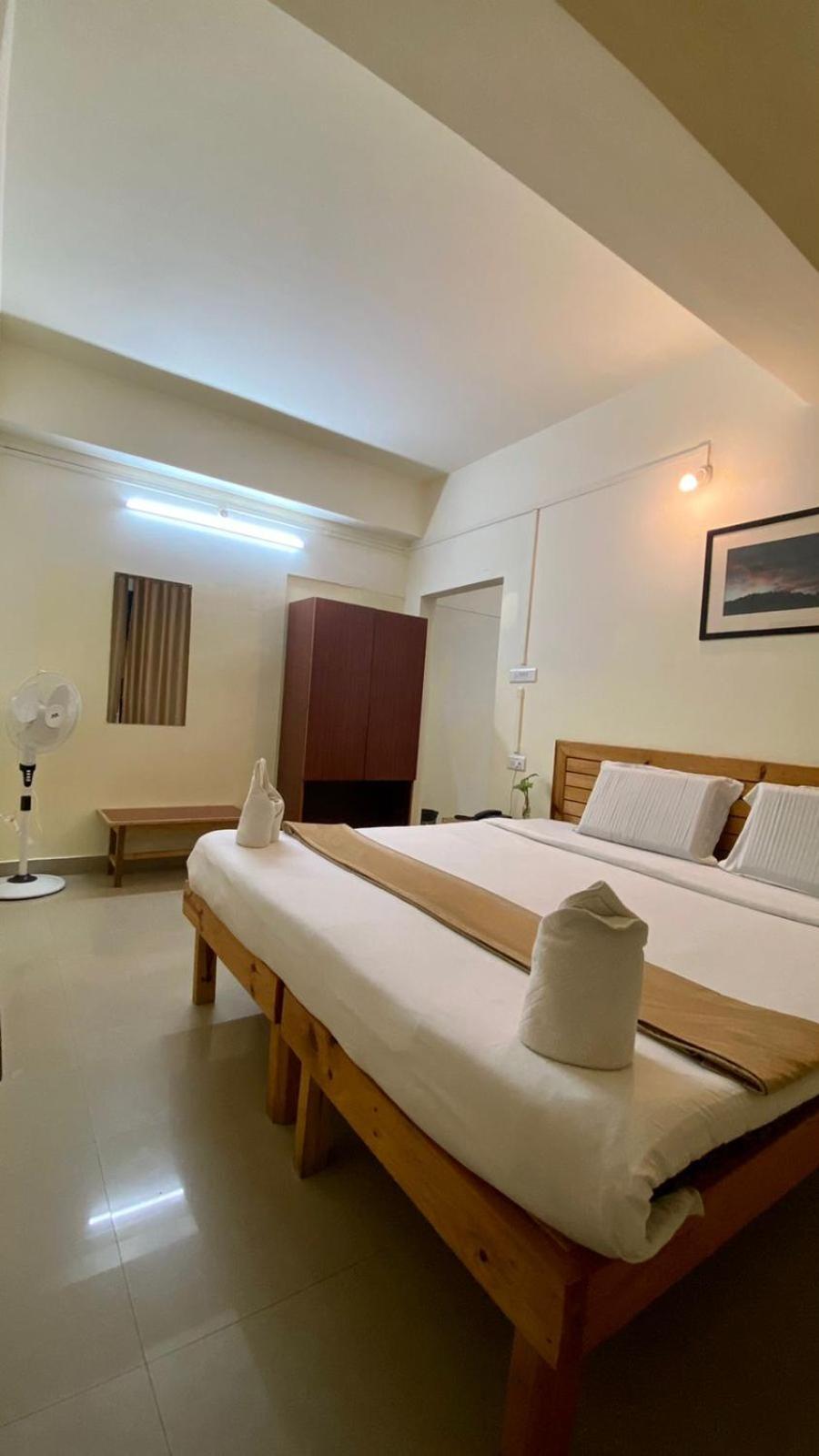 Hotel Travellers Inn Shillong Zewnętrze zdjęcie