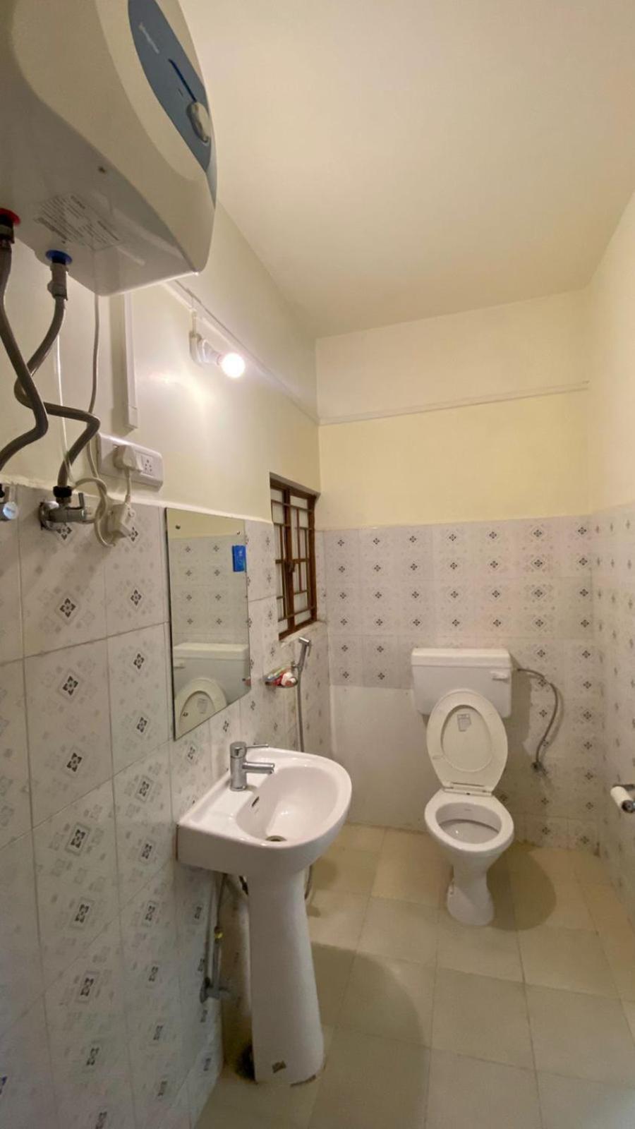 Hotel Travellers Inn Shillong Zewnętrze zdjęcie