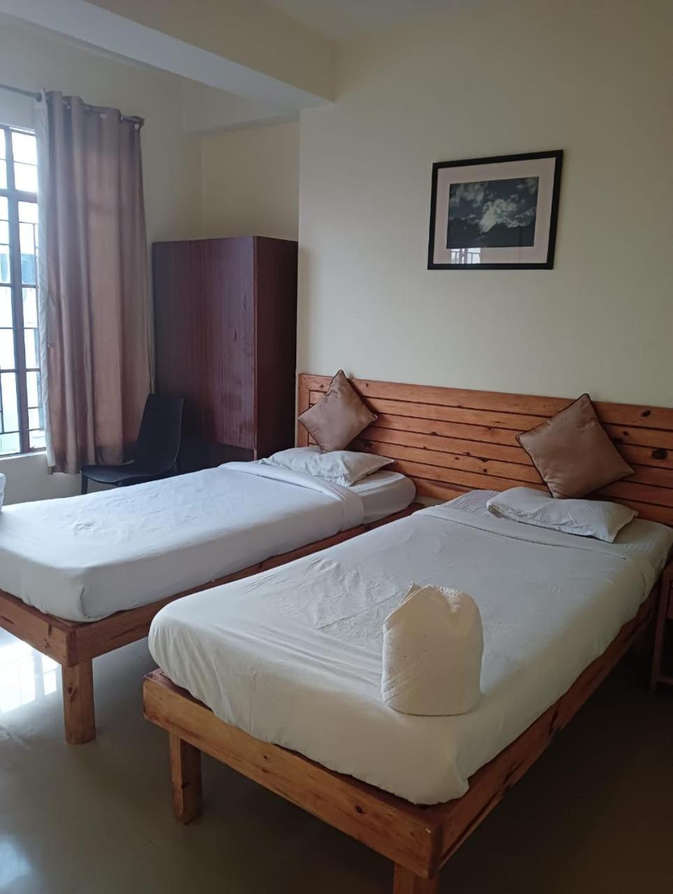 Hotel Travellers Inn Shillong Zewnętrze zdjęcie