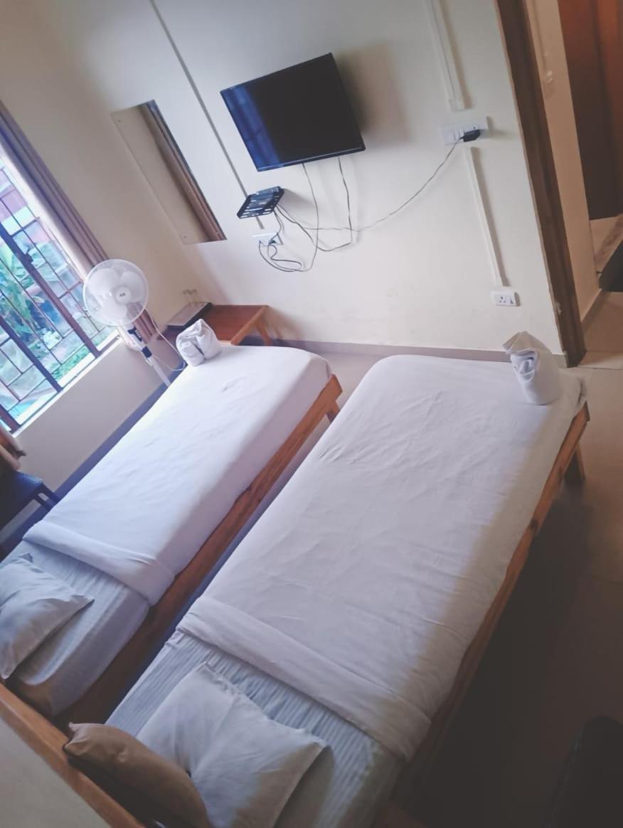 Hotel Travellers Inn Shillong Zewnętrze zdjęcie