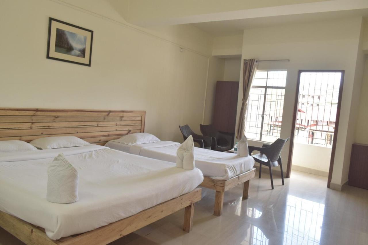 Hotel Travellers Inn Shillong Zewnętrze zdjęcie