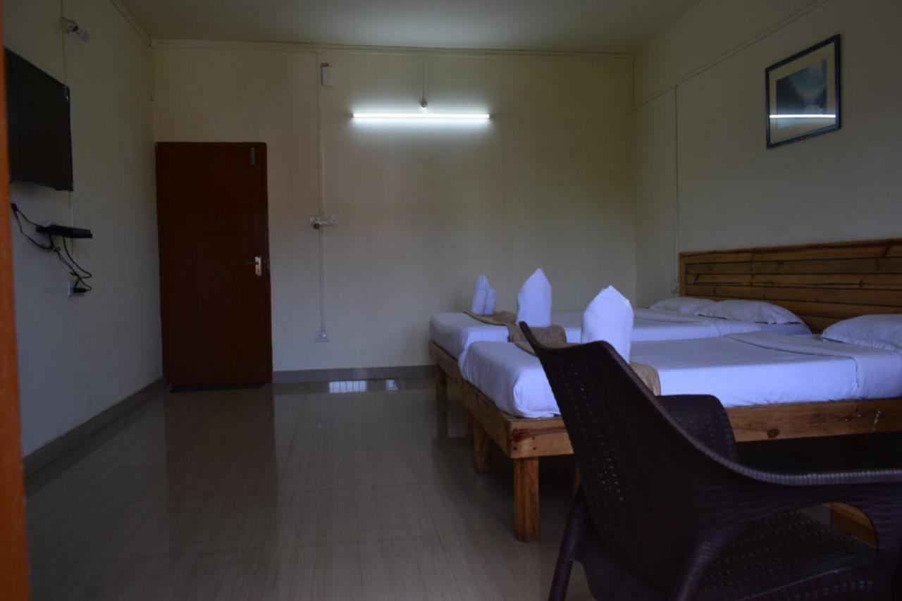 Hotel Travellers Inn Shillong Zewnętrze zdjęcie