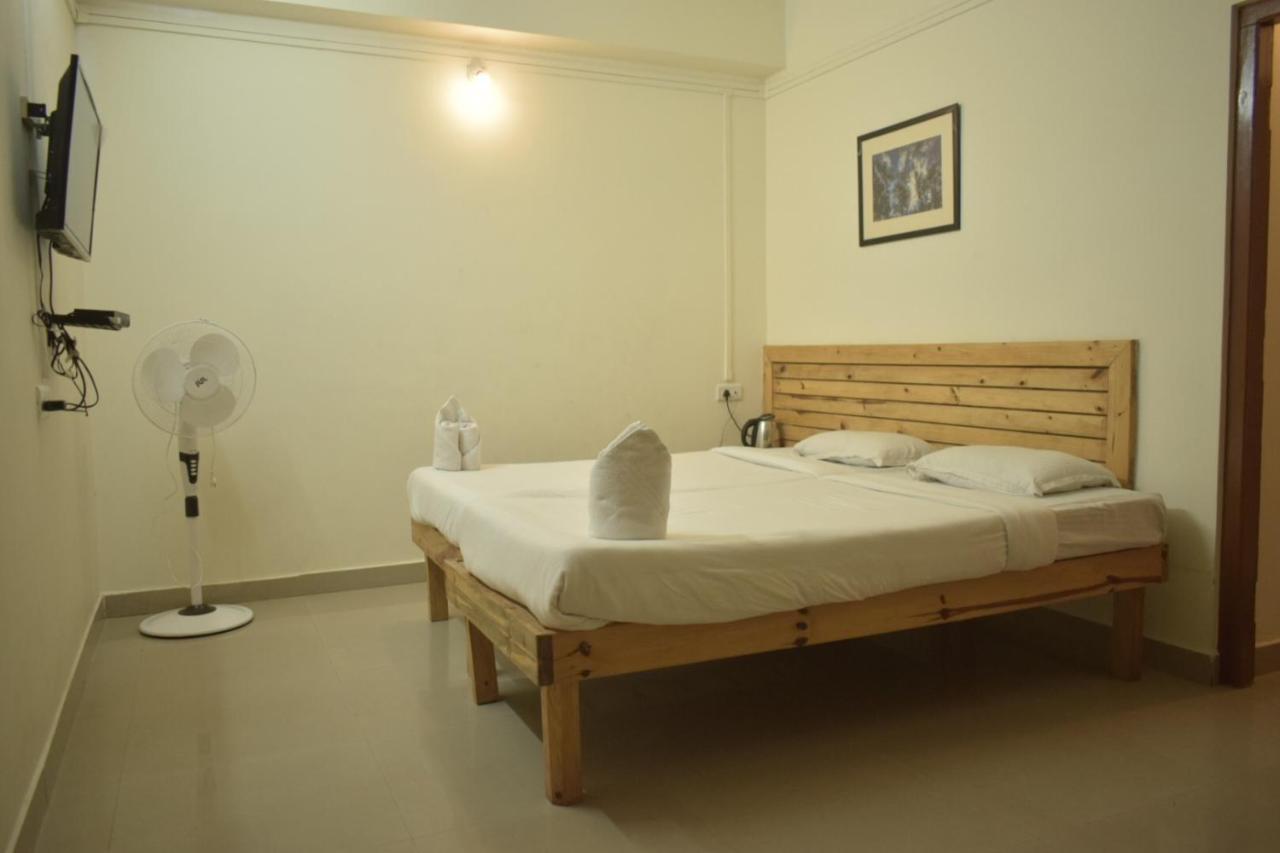 Hotel Travellers Inn Shillong Zewnętrze zdjęcie